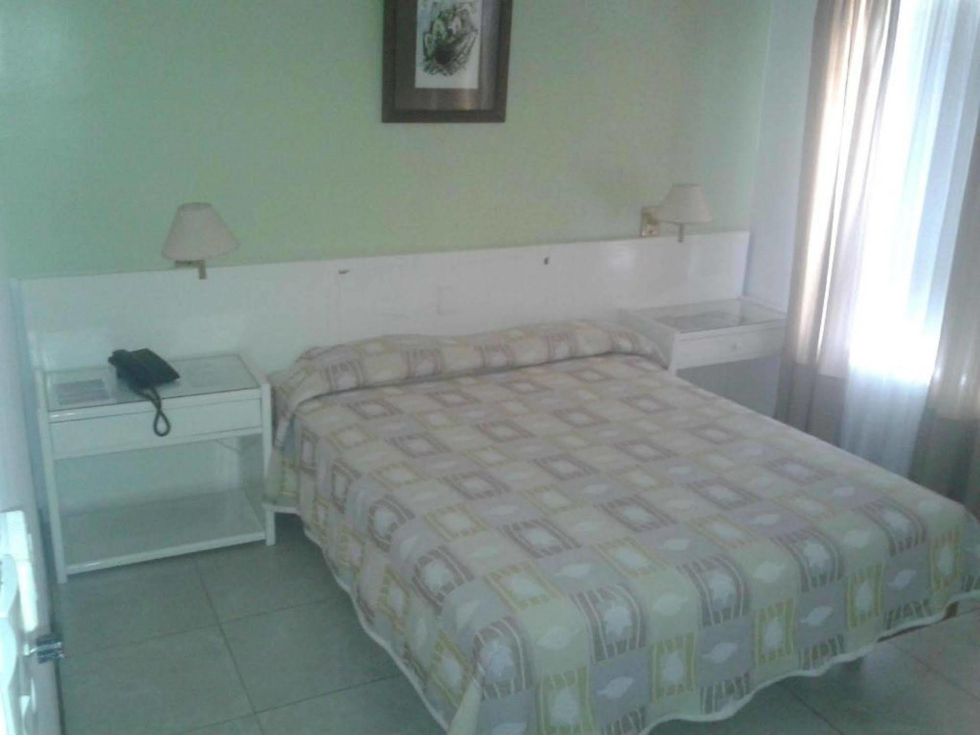 Julio Cesar Hotel Posadas Eksteriør billede